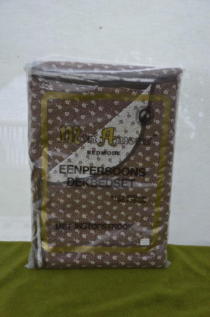 Origineel jaren 70/ 80 dekbedset nog in de verpakking, 140cm, Huis en Inrichting, Slaapkamer | Beddengoed, Nieuw, Dekbedovertrek