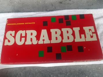 Vintage bordspel Scrabble SIO met houten letters en -houders beschikbaar voor biedingen