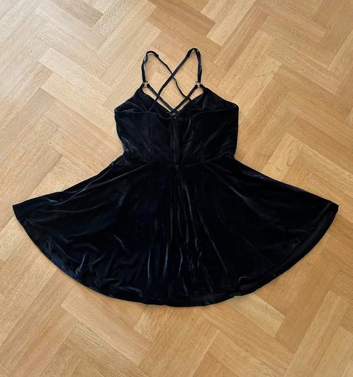 Collectif London Velvet Skater Dress zwart L/XL/42 NIEUW, Kleding | Dames, Jurken, Nieuw, Maat 46/48 (XL) of groter, Zwart, Boven de knie