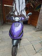 Mooie Piaggio Zip met slot en Helm, Fietsen en Brommers, Snorfietsen en Snorscooters, Ophalen, Gebruikt, Piaggio