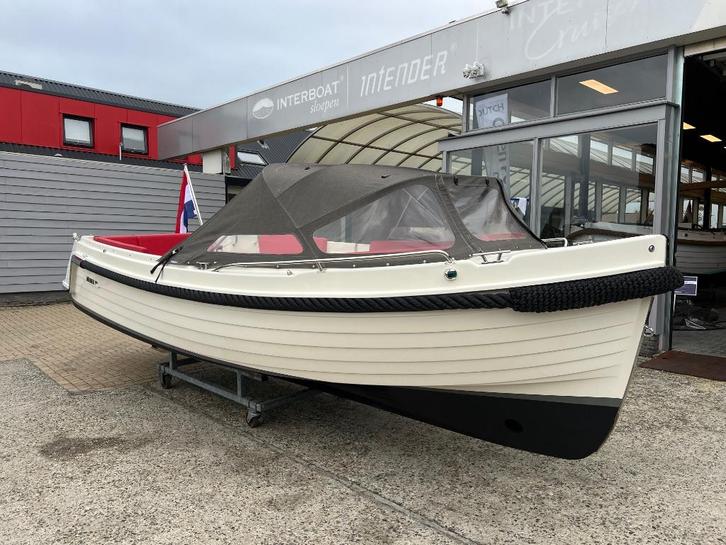 Intender 700 (2020) 52 pk., Watersport en Boten, Sloepen, Gebruikt, 50 tot 70 pk, 6 meter of meer, Binnenboordmotor, Diesel, Polyester