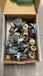 Doos met wielen, trucks en een lagerpers, Sport en Fitness, Skateboarden, Ophalen of Verzenden, Gebruikt, Skateboard