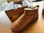 UGGS Ultra Mini Chestnut Maat 39 - Zo goed als nieuw, Ophalen of Verzenden, Zo goed als nieuw, Bruin, Lage of Enkellaarzen