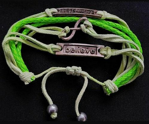 NIEUW! Ibiza style.Leren,verstelbare groene armband.., Sieraden, Tassen en Uiterlijk, Armbanden, Nieuw, Leer, Groen, Met bedels of kralen