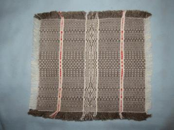 Vintage handgeweven kleedje grijs wit rood uit Zweden beschikbaar voor biedingen