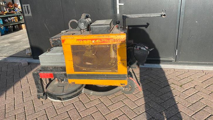 Dynapac vloeren frees schuur machine benzine 18 hp briggs en, Doe-het-zelf en Verbouw, Gereedschap | Freesmachines, Zo goed als nieuw