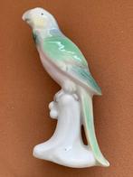Porseleinen beeld vogel groen blauwe papagaai, Ophalen of Verzenden, Gebruikt, Dier