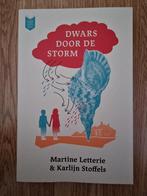 Dwars door de storm, Boeken, Karlijn Stoffels, Ophalen of Verzenden, Zo goed als nieuw, Nederland leest junior