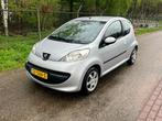 Peugeot 107 1.0 12V 3DR 2005 Grijs apk 04/26, Auto's, Voorwielaandrijving, 765 kg, 4 stoelen, 68 pk