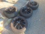 VW Tiguan Winterbanden met zwarte Velgen 235/55 R18, Auto-onderdelen, Banden en Velgen, Ophalen, 18 inch, Velg(en), Winterbanden