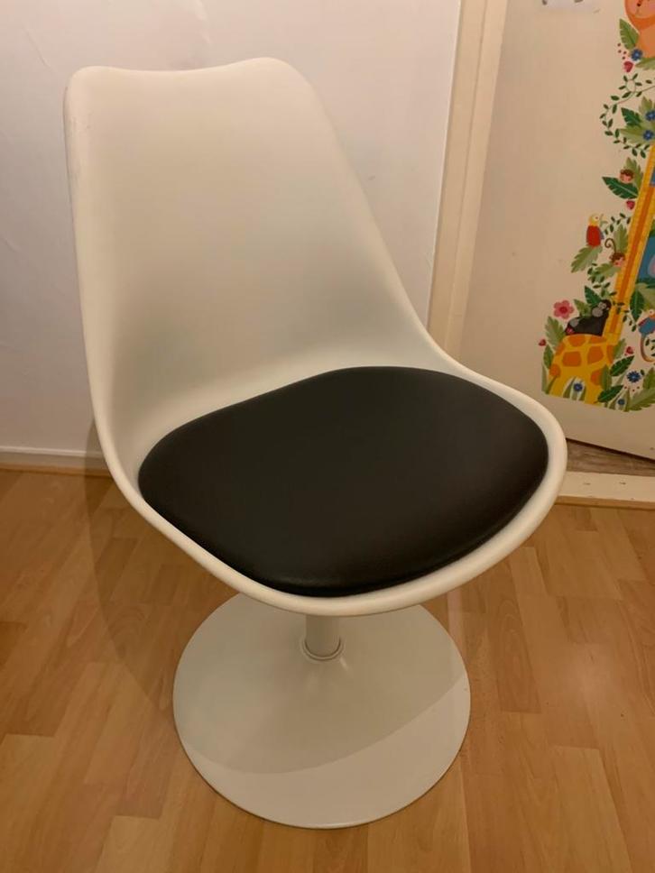 Tulpstoel, draaibaar, 2 stuks!, Huis en Inrichting, Stoelen, Zo goed als nieuw, Twee, Kunststof, Wit, Ophalen