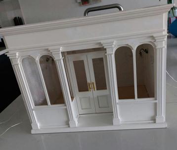 Leuk Poppenhuis Winkeltje Wit Hout Bied aub Weesp beschikbaar voor biedingen