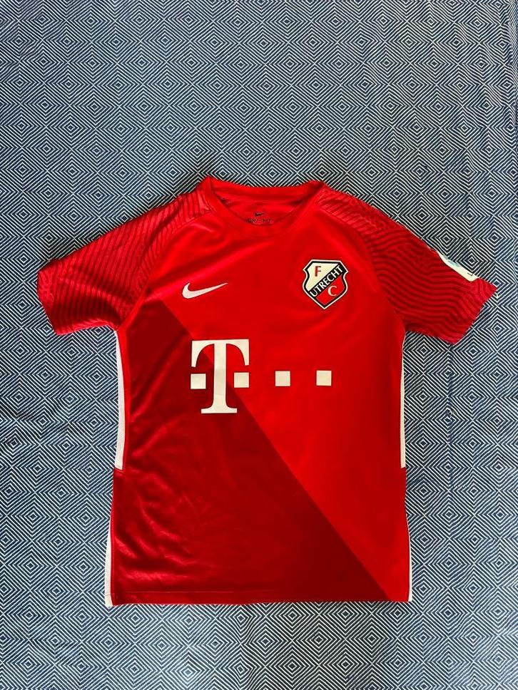 FC Utrecht 2021/2022 Thuisshirt, Verzamelen, Sportartikelen en Voetbal, Zo goed als nieuw, Shirt, F.C. Utrecht, Ophalen of Verzenden