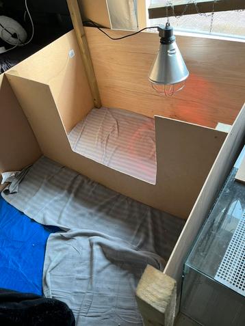 Complete werpkist! Met warmtelamp en 2 reservelampen beschikbaar voor biedingen