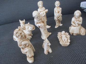 Bijzondere kerstgroep 10 beeldjes. beschikbaar voor biedingen