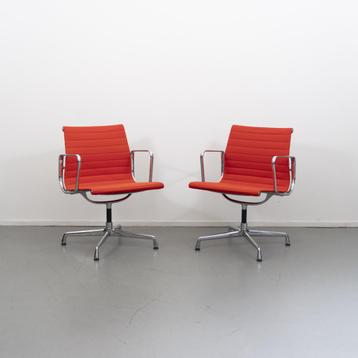 6 Vitra Eames Ea108 Rood Hopsak Chroom Nieuwstaat beschikbaar voor biedingen