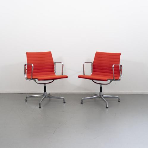 20 Vitra Eames Ea107 Rood Hopsak Chroom, Huis en Inrichting, Stoelen, Zo goed als nieuw, Vijf, Zes of meer stoelen, Metaal, Stof