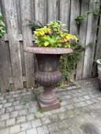 Gietijzeren tuinvaas op voet - 77cm hoog, Ophalen of Verzenden, Zo goed als nieuw