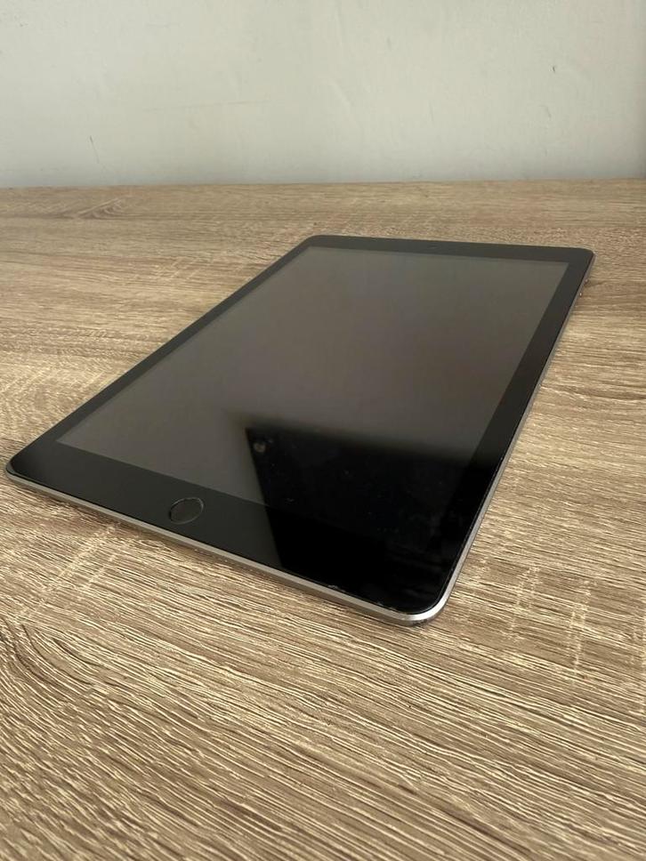 Apple Ipad 6 (2018), Computers en Software, Apple iPads, Gebruikt, Apple iPad, Wi-Fi en Mobiel internet, 10 inch, 32 GB, Grijs