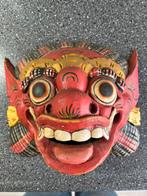 Oud Balinees Masker, Ophalen