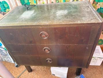 Vintage Houten Ladekast beschikbaar voor biedingen