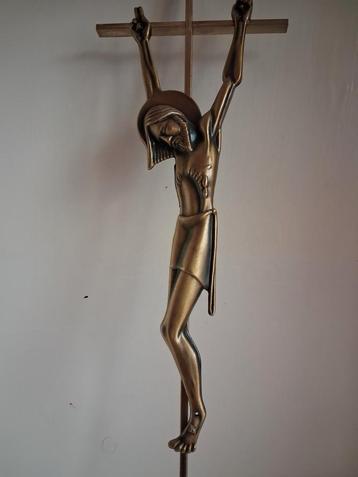 Oud koperen Jezusbeeld aan kruis - Zorsol 6 beschikbaar voor biedingen