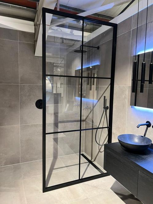 Douchewand zwart 260cm, Huis en Inrichting, Badkamer | Complete badkamers, Zo goed als nieuw, Met douche, Ophalen
