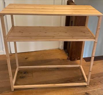 Houten Stellingkast met 2 Planken beschikbaar voor biedingen