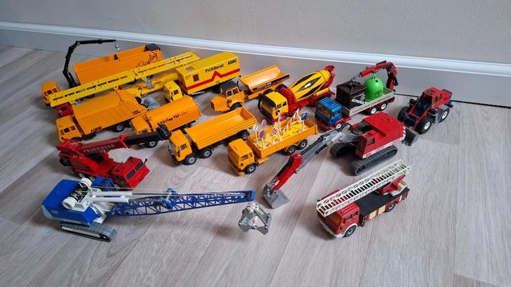 Lot Siku vrachtwagens, Hobby en Vrije tijd, Modelauto's | 1:32, Zo goed als nieuw, Bus of Vrachtwagen, SIKU, Ophalen of Verzenden