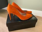Oranje Giulia pumps (mt 38), Pumps, Oranje, Ophalen of Verzenden, Zo goed als nieuw