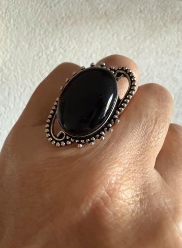 Q218/Verzilverde Grote ONYX ring 8 1/4 beschikbaar voor biedingen