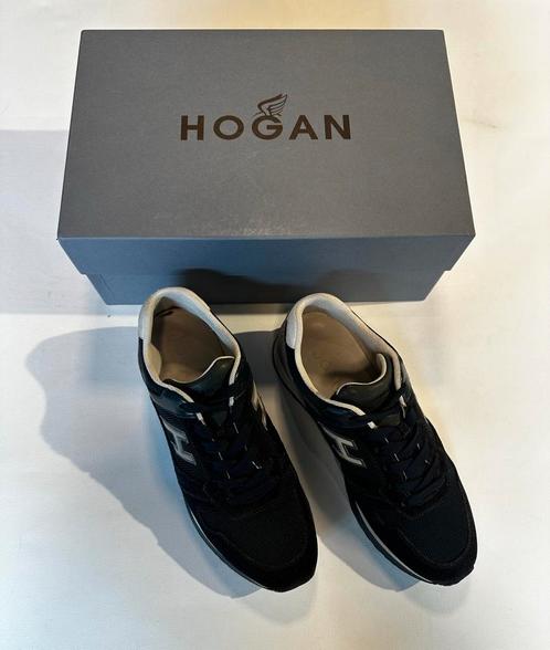 Blauwe sneakers van HOGAN. Maat 6,5. (40), Kleding | Heren, Schoenen, Zo goed als nieuw, Sneakers of Gympen, Blauw, Ophalen of Verzenden