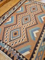 Vintage handgeweven perzische wollen kelim 256x206, Info@SlatsAntiek.nl, Tweedehands, 200 cm of meer, Crème