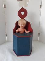 Poppenstoeltje met popje, Ophalen of Verzenden, Gebruikt, Pop