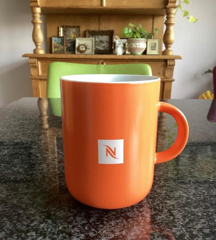 Mok, porselein, Nespresso, Pantone, Mandarin Orange, N2347, Huis en Inrichting, Keuken | Servies, Kop(pen) en/of Schotel(s), Overige stijlen
