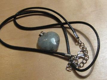 h. aparte edelsteenhanger LABRADORIET (6) hart beschikbaar voor biedingen