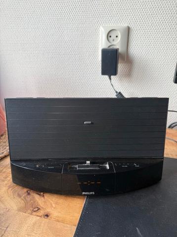 Philips Wekkerradio met iPhone Dock (voor oudere iPhones) beschikbaar voor biedingen