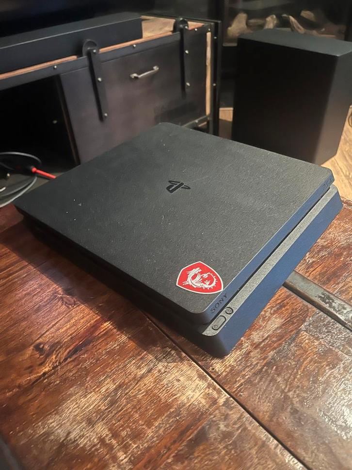 PlayStation 4 (CUH-2216B) – 1TB – Inclusief Controller, Spelcomputers en Games, Spelcomputers | Sony PlayStation 4, Zo goed als nieuw