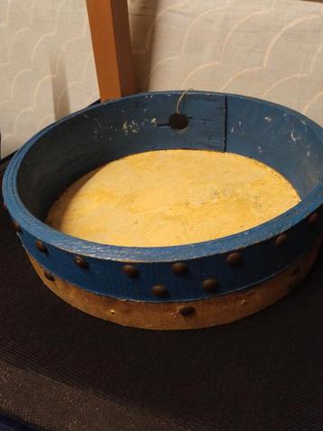 Antieke Handtrommel - Blauw en Geel beschikbaar voor biedingen