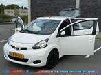 Toyota Aygo 1.0-12V Comfort Navigator // Airco // Nwe Koppel, Voorwielaandrijving, Euro 5, Gebruikt, 4 stoelen