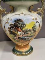 oude vaas - New Victor Gilded Vase With Rural Scenery, Antiek en Kunst, Ophalen of Verzenden