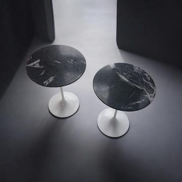2x Knoll International Eero Saarinen side table zwart marmer