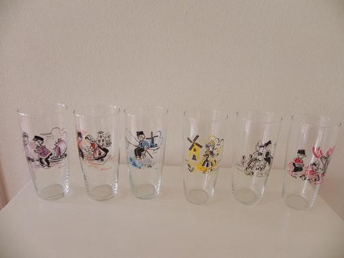 klederdracht glazen vissersplaatsen jaren 60 - Durobor, Verzamelen, Glas en Borrelglaasjes, Zo goed als nieuw, Frisdrankglas, Ophalen