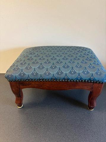 Vintage Houten Voetenbankje beschikbaar voor biedingen