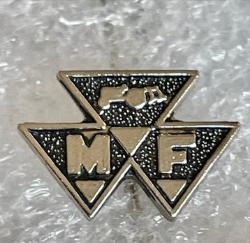 Oud MF Tractor Speldje beschikbaar voor biedingen