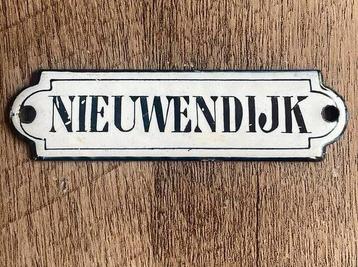 Antiek emaille naamplaatje Art Nouveau stijl beschikbaar voor biedingen