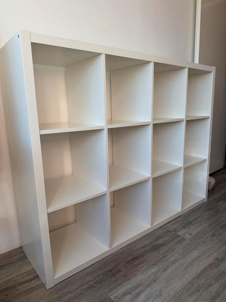 Witte IKEA KALLAX kast - 112x147 cm, Huis en Inrichting, Kasten | Boekenkasten, Zo goed als nieuw, 100 tot 150 cm, 25 tot 50 cm