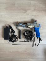 Tufting gun + toebehoren + wol!, Hobby en Vrije tijd, Naaimachines en Toebehoren, Ophalen, Zo goed als nieuw