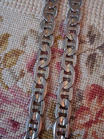Vintage schakel ketting.  beschikbaar voor biedingen