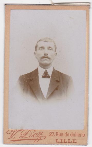 CDV van een Man - Foto V. Dez Lille - beschikbaar voor biedingen